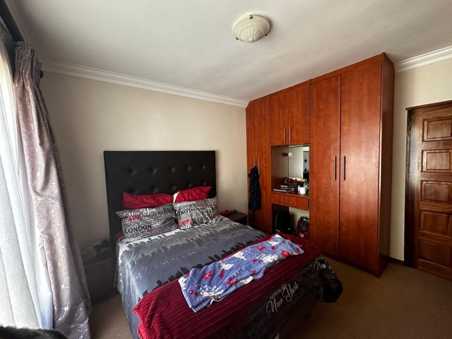 To Let 5 Bedroom Property for Rent in Mmabatho Unit 10 North West